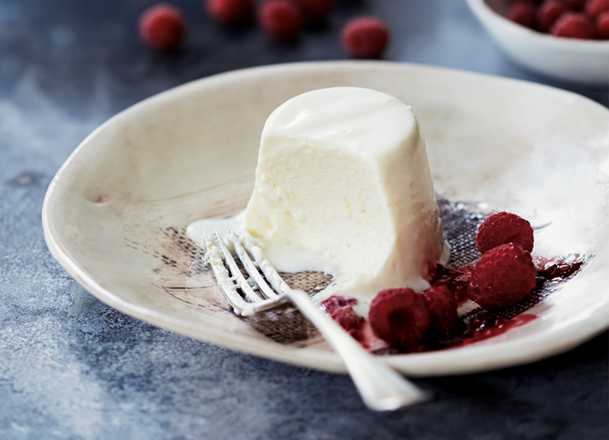 Tangy vanilla panna cotta