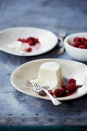 Tangy vanilla panna cotta